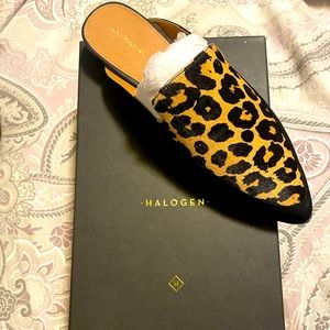 Halogen mule flat